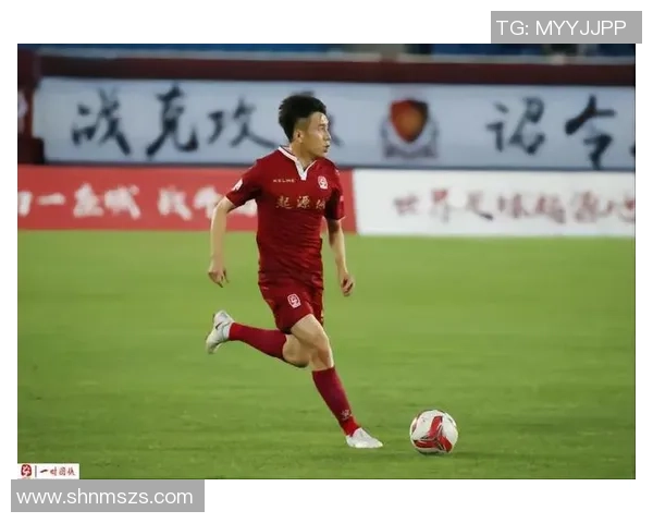 淄博蹴鞠迎战盐城大丰全力争胜展现足球魅力与激情